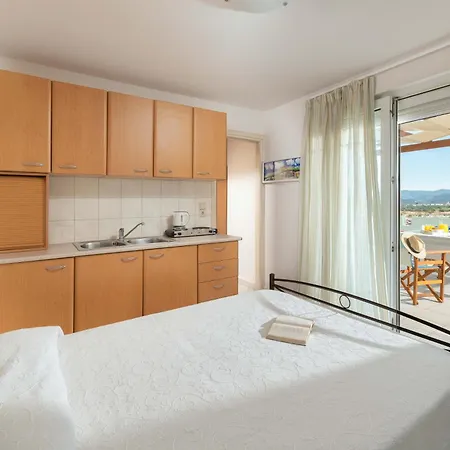 Hill & Seaview - Luxury Penthouse Haraki